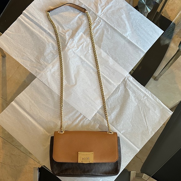 Michael Kors Tina Medium Signature Shoulder Flap Crossbody/Satchel - Picture 2 of 6